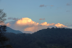朝日を浴びる雲