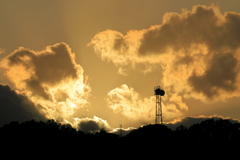 山頂の電波塔