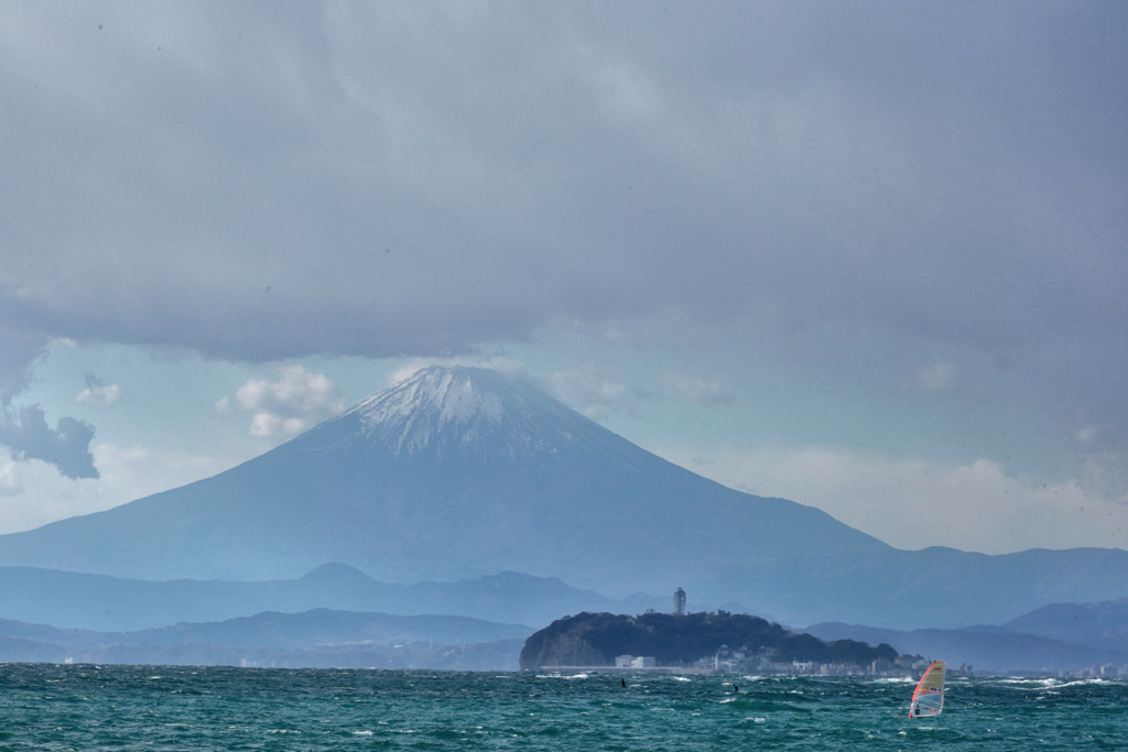 江ノ島と富士山