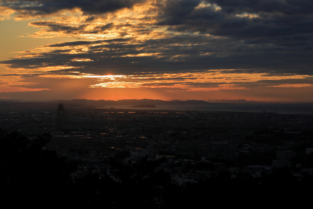 弘法山から眺める日の出