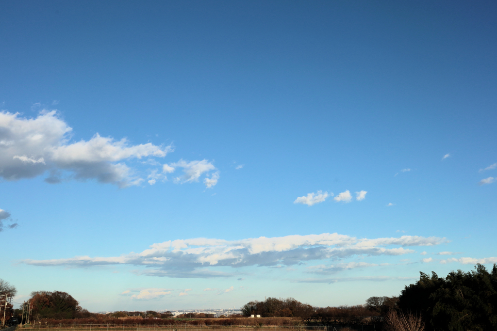 横に広い雲