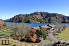 宮ヶ瀬湖畔園地　ダム側を見渡して