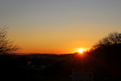 小高い丘からの日の出