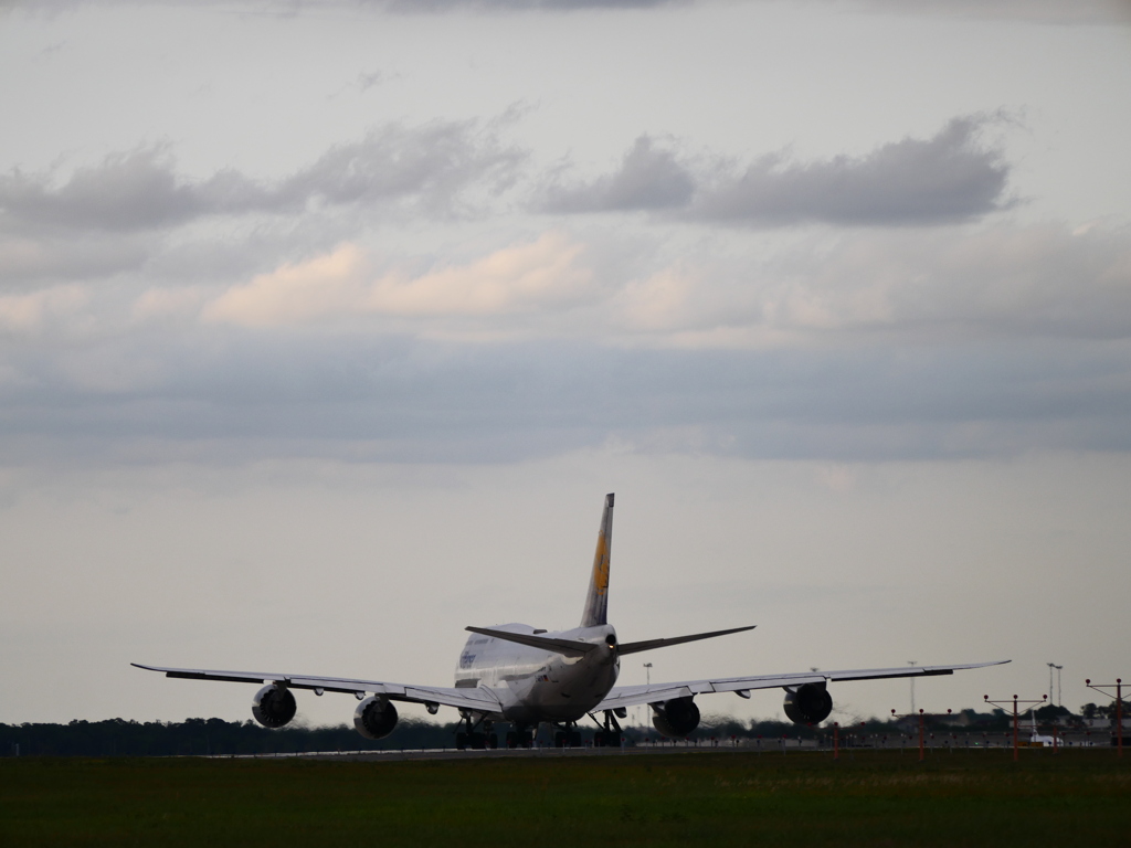 Lufthansa B747-8