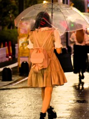 新宿・歌舞伎町の雨女