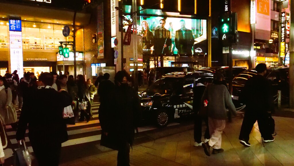 新宿紀伊国屋横のスクリーンB
