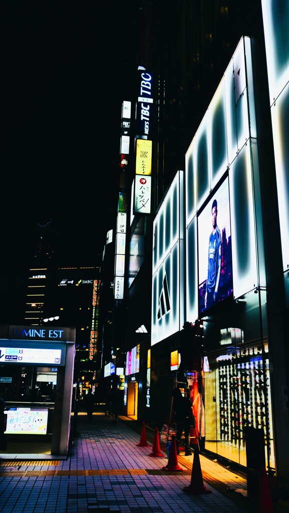 新宿ZARA裏