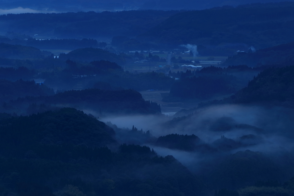 夜明け前にて