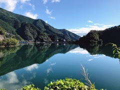 晩夏の奥多摩湖