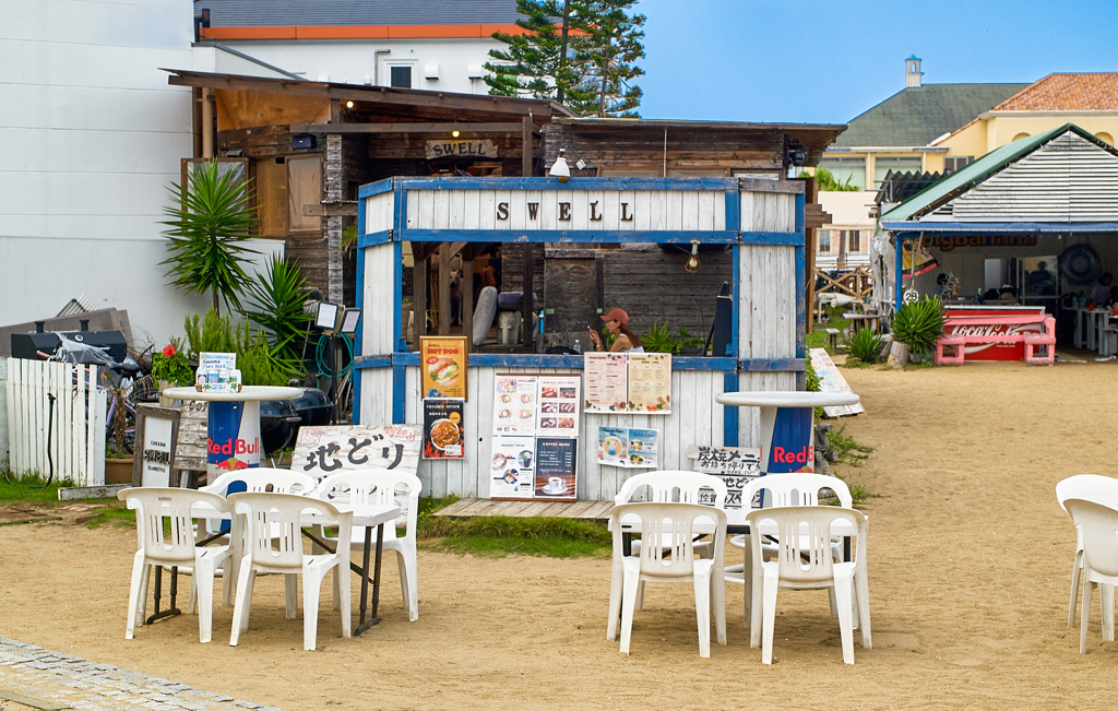 ビーチ沿いのカフェ