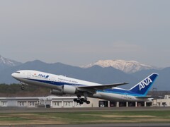 B777-200