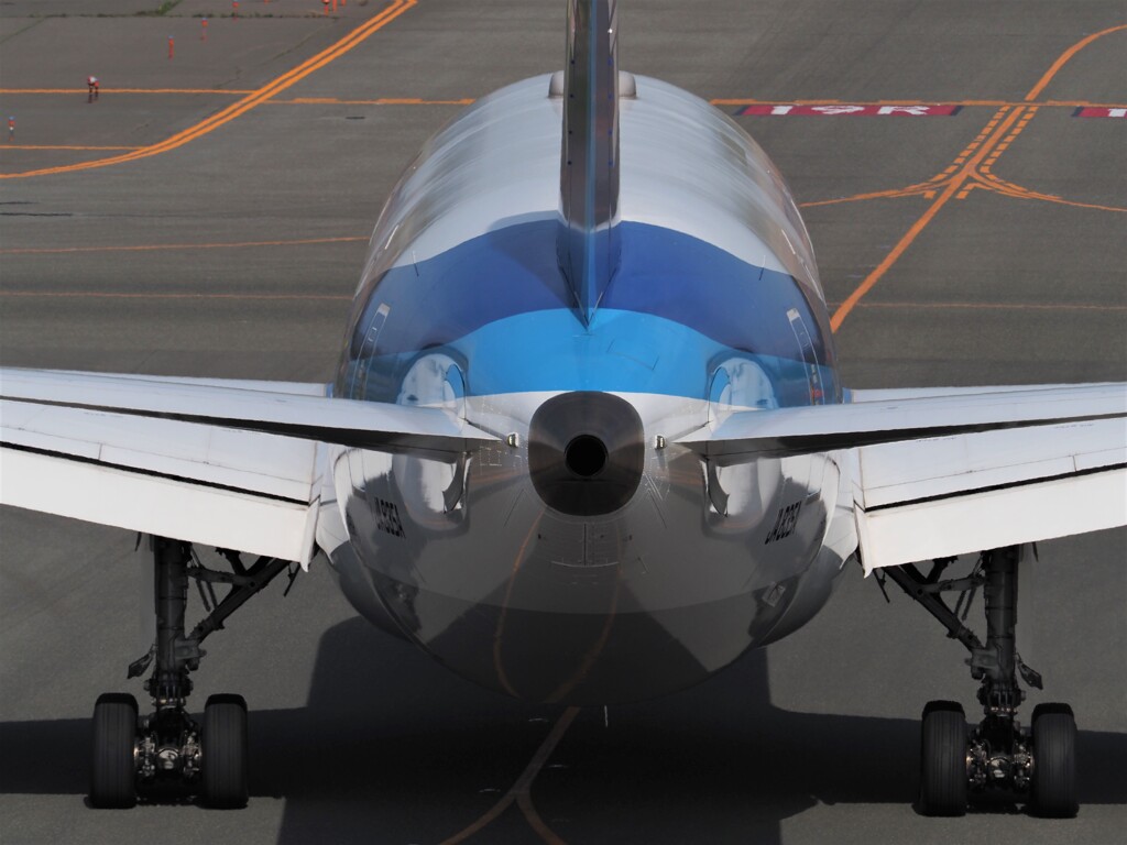 B787