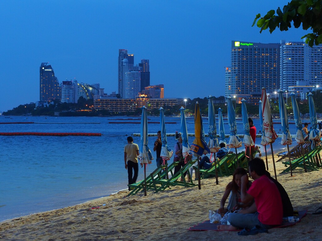 タイランド　ビーチの夕景