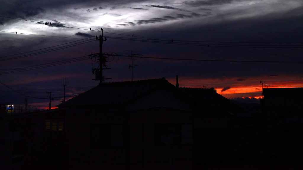異常気象の夕闇