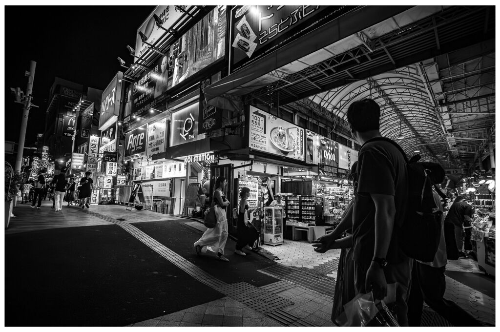 monochrome