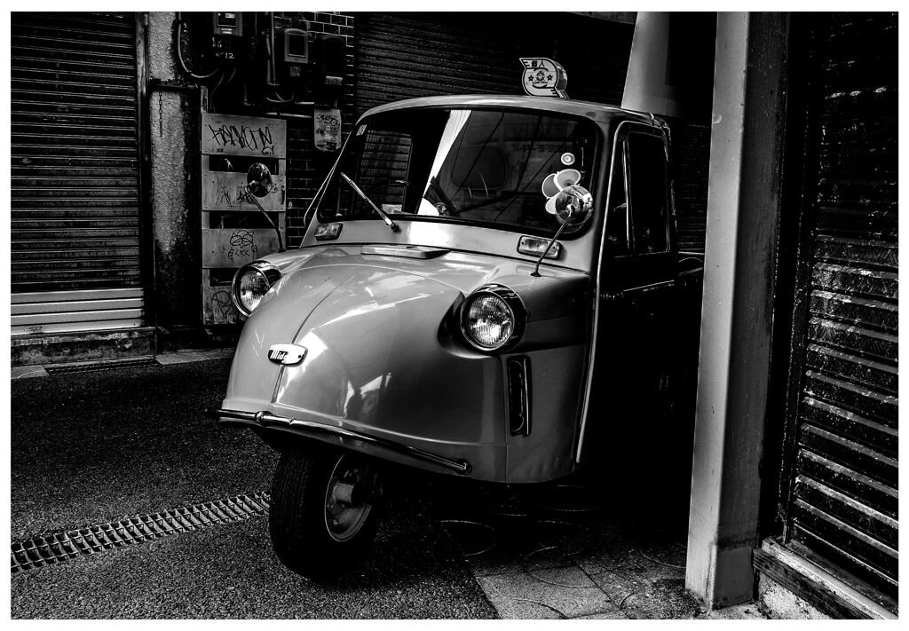 monochrome