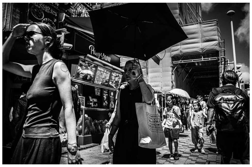 monochrome