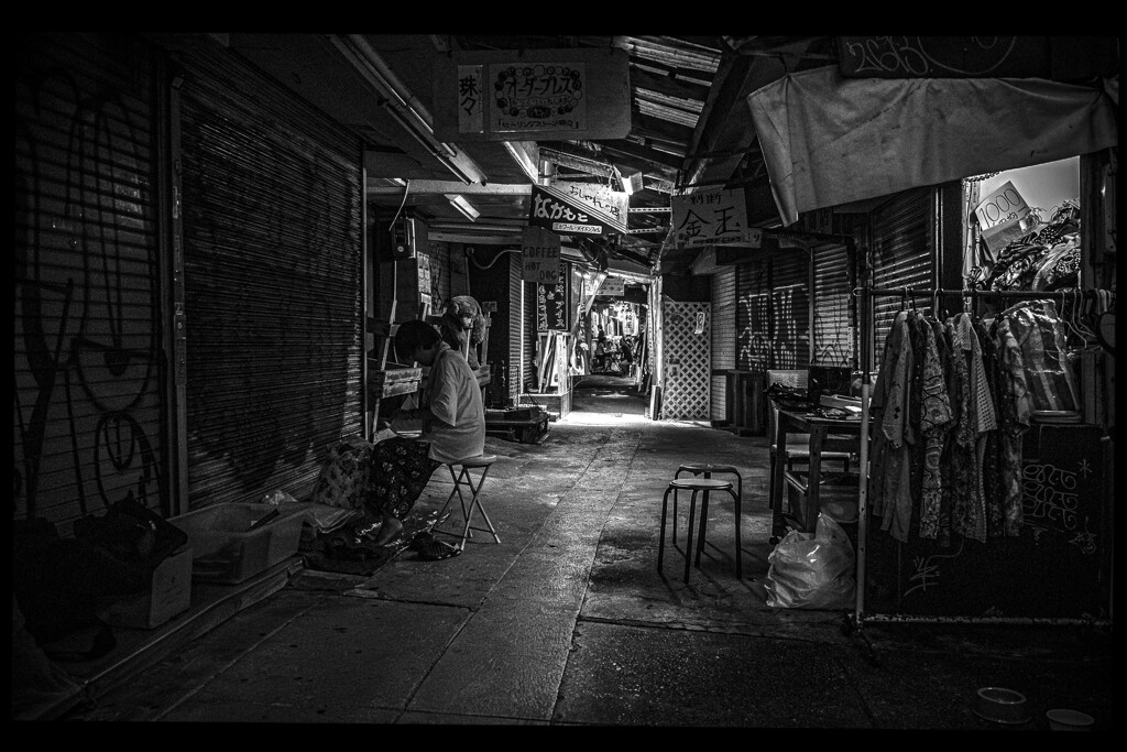 monochrome