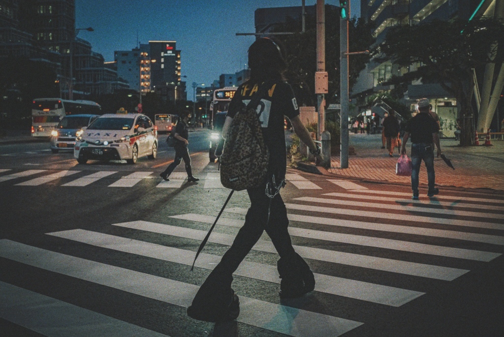 よる