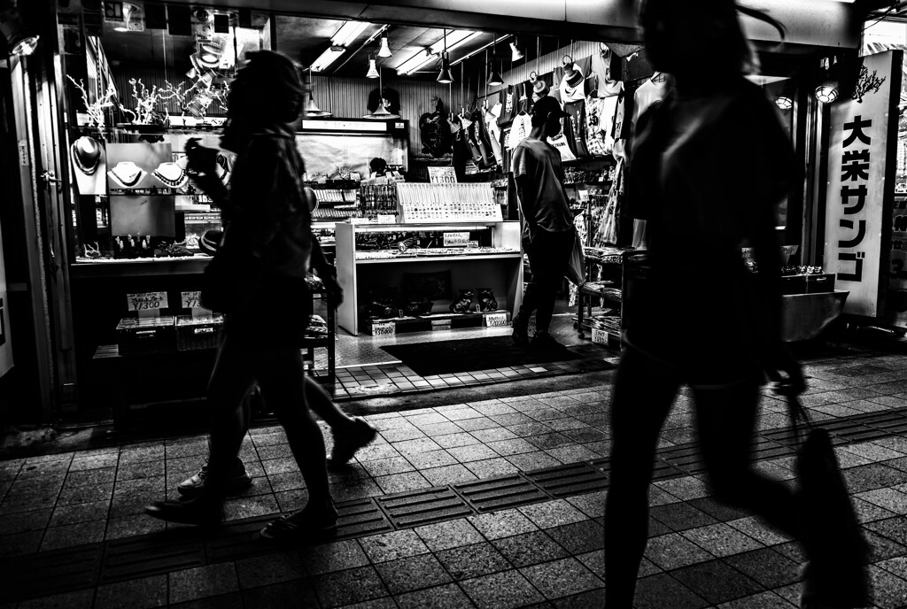 monochrome