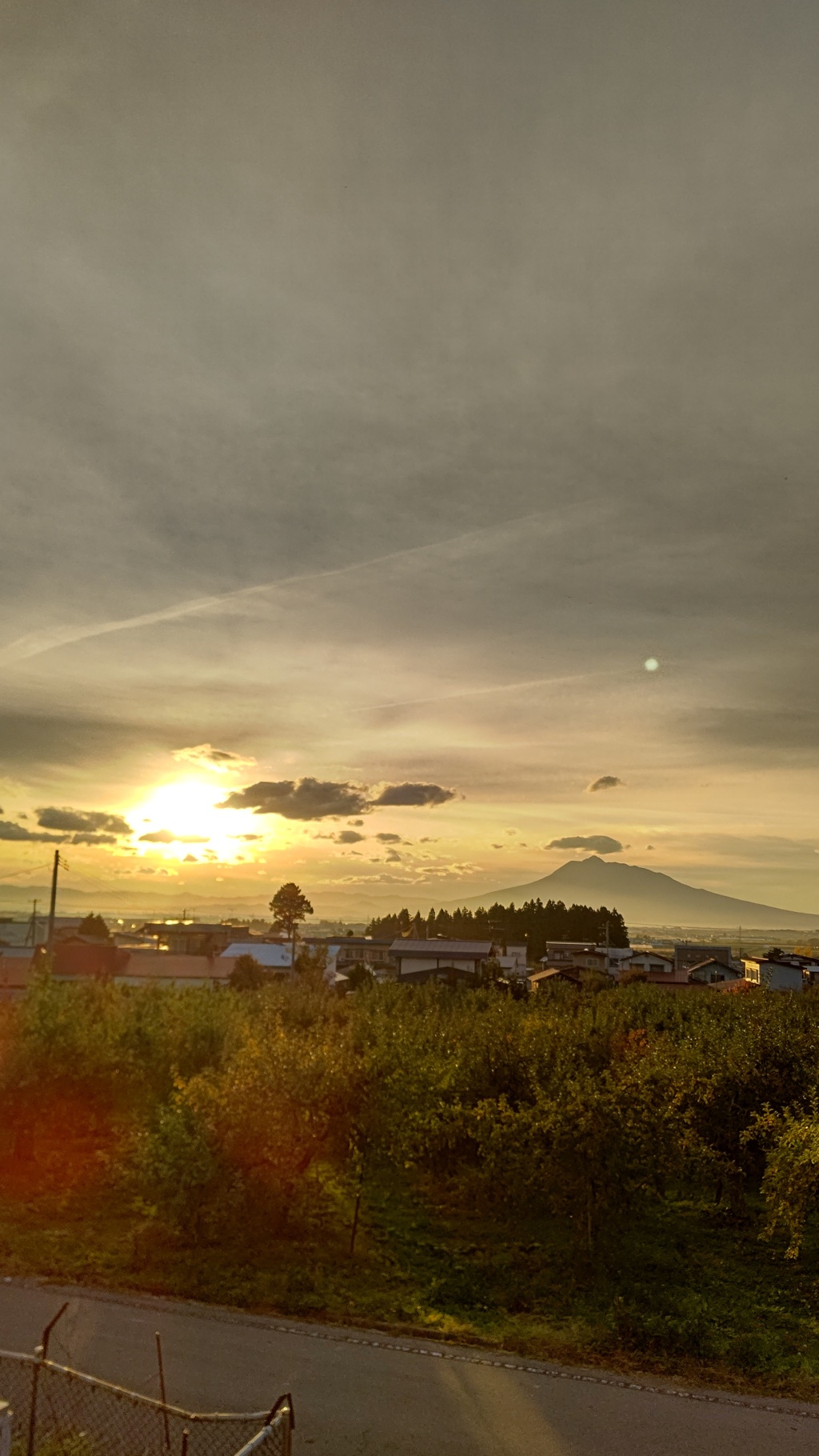 岩木山と夕陽