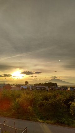 岩木山と夕陽