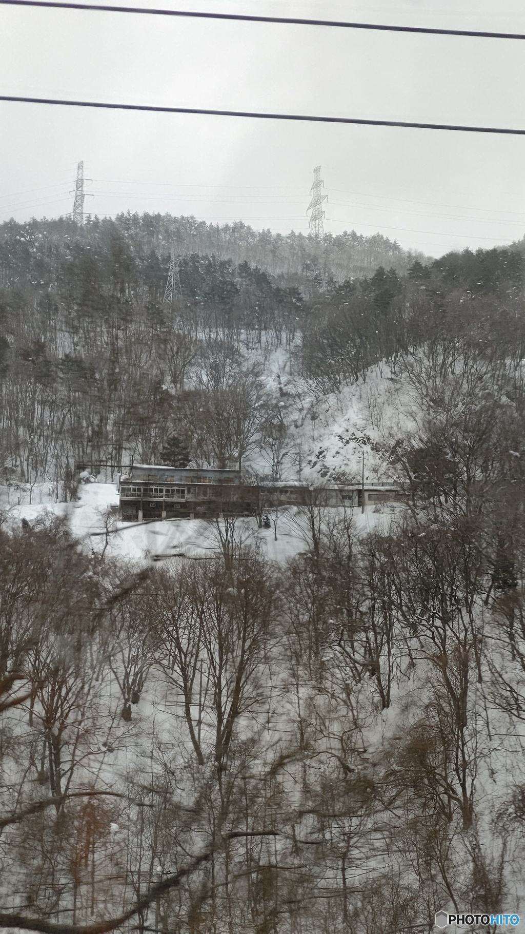 峠の茶屋秋田側トンネル手前にあります。