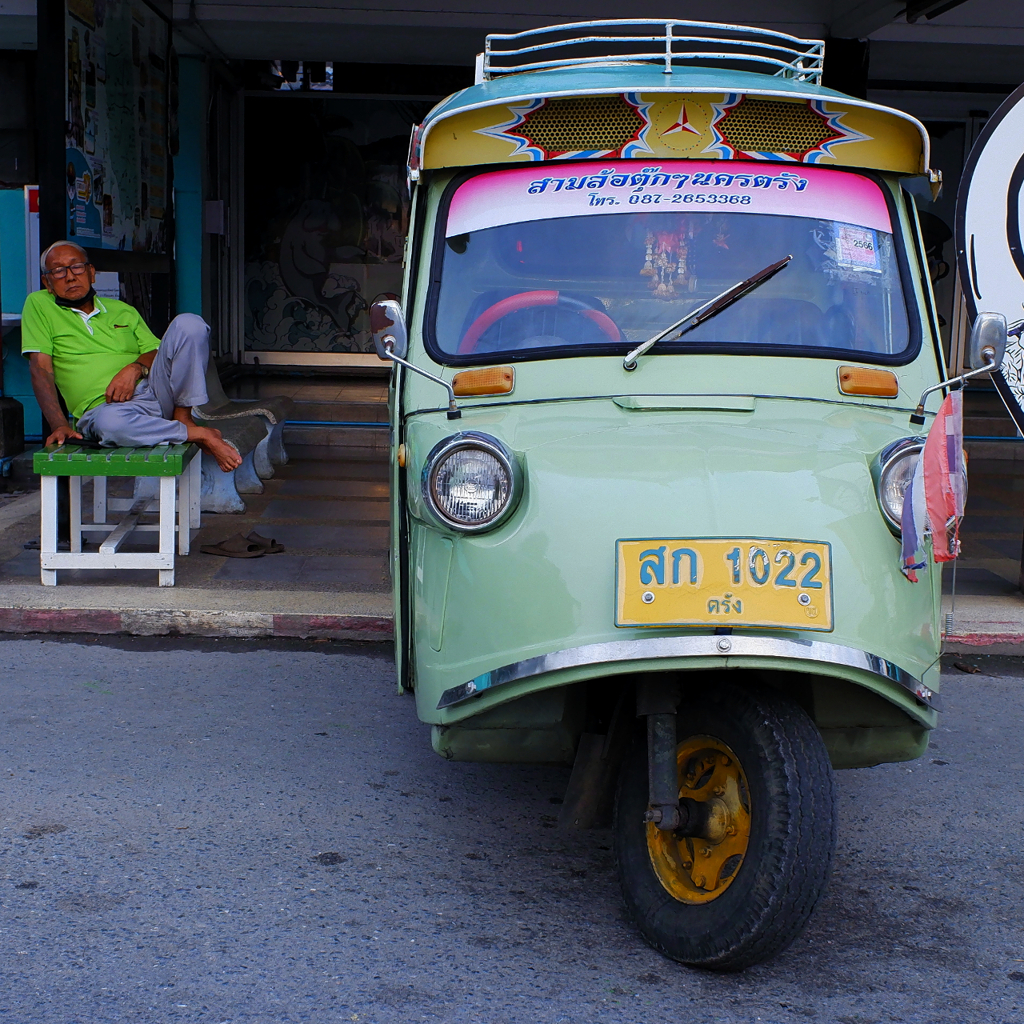 じじぃとトゥクトゥク