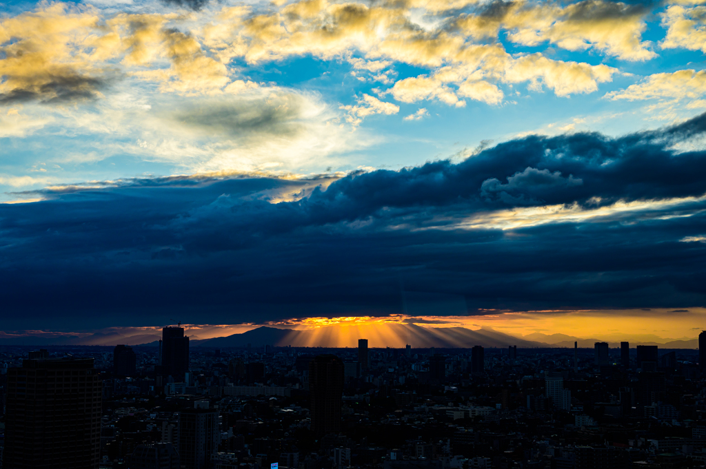 雲からの夕焼け