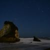 夫婦岩と流れ星