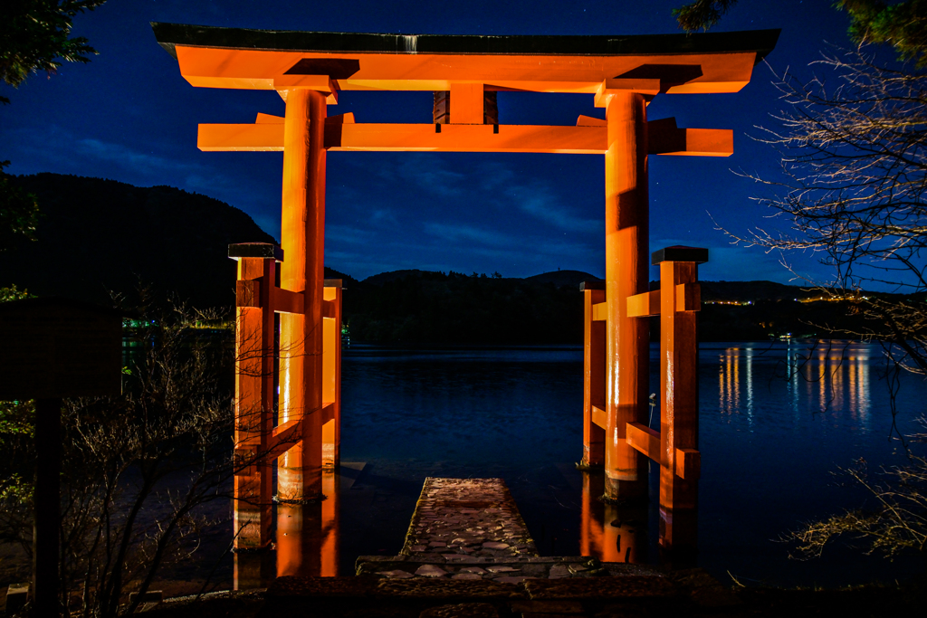 平和の鳥居