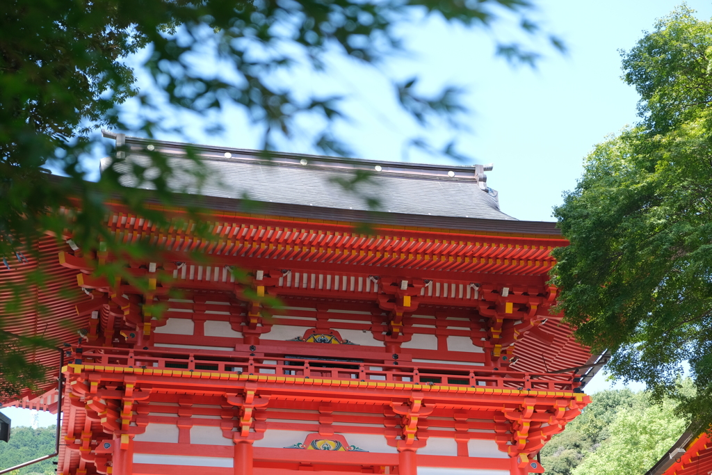 朱色の楼門
