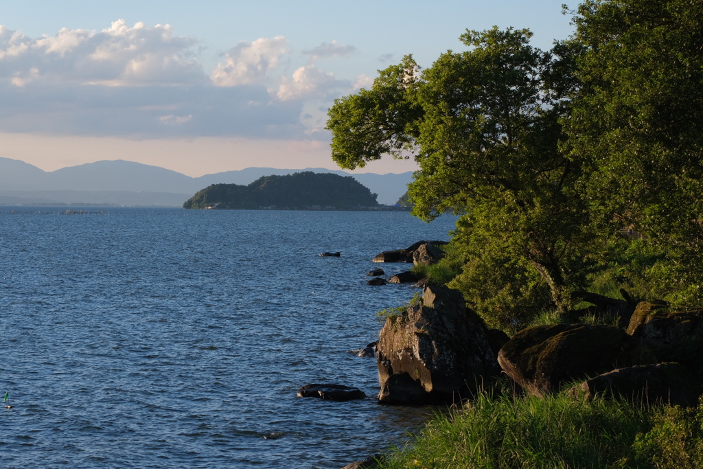 岩と沖島