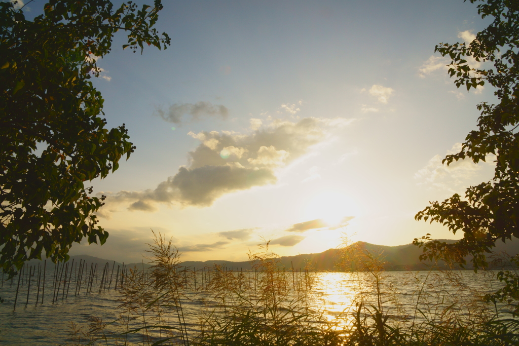 比叡山に沈む夕日