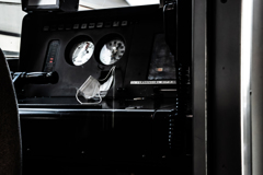 運転席を覗いた