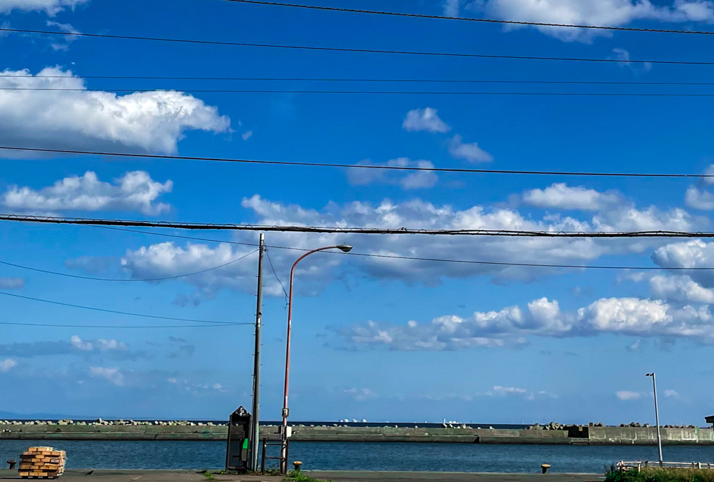 電話ボックス、なぜここに