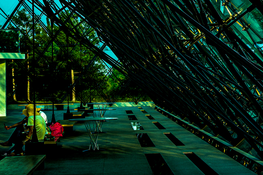 モエレ沼ガラスのピラミッド