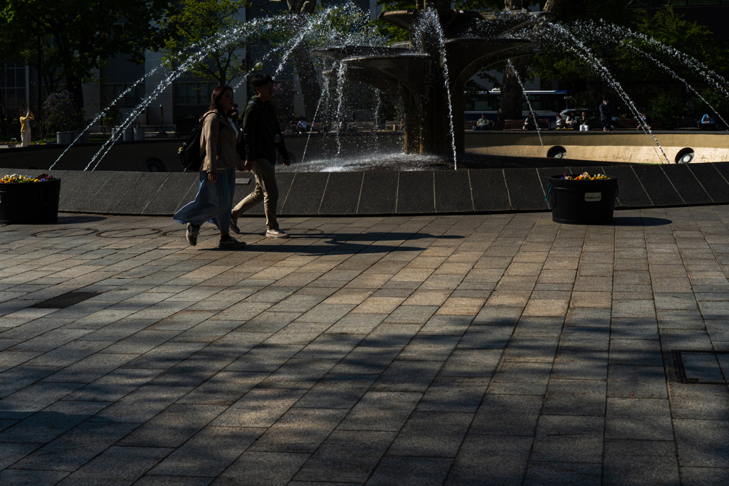 大通りの噴水を一周１