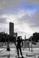 公園の少女（縦撮り）