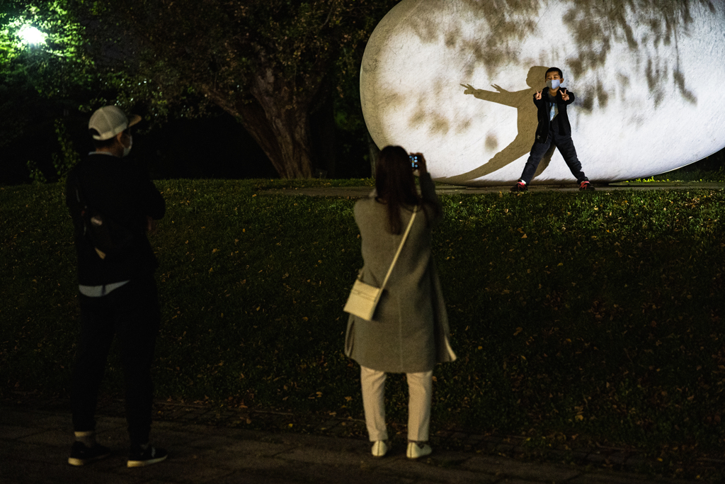 コンサートホールKitaraの前庭で