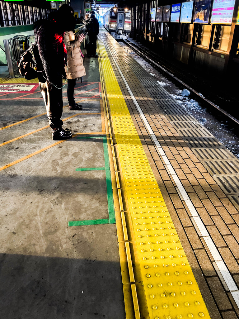琴似駅プラットホーム
