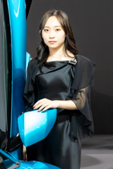 ランボルギーニの女性1