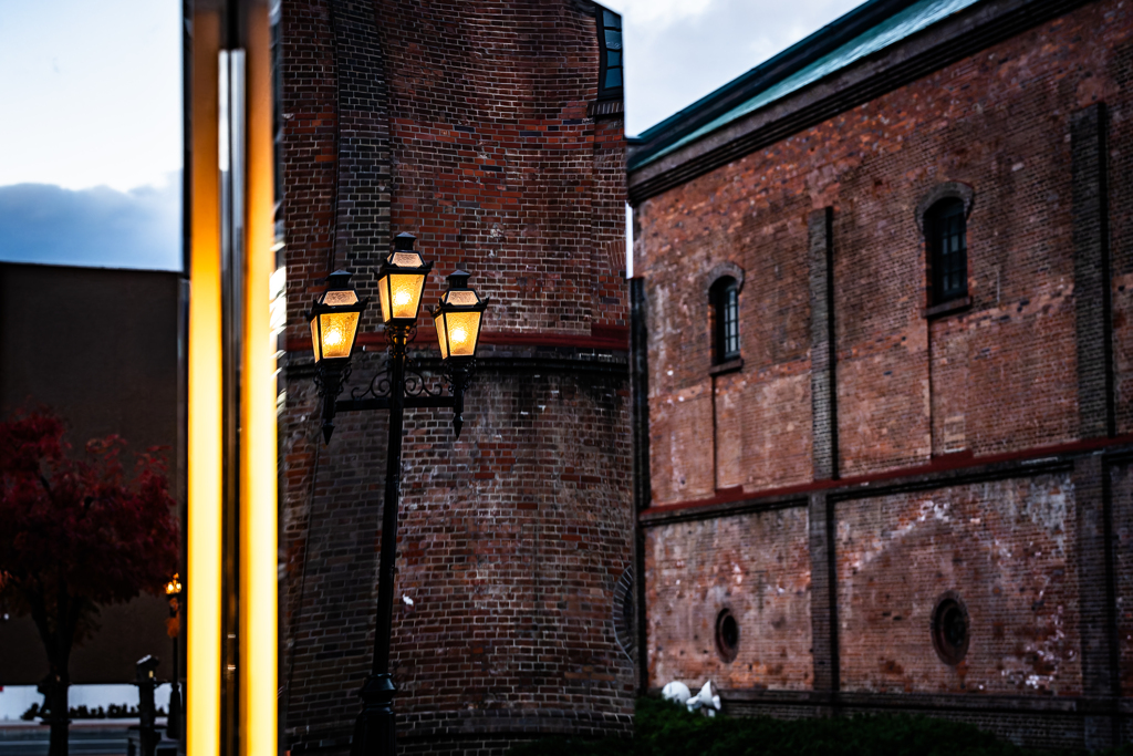 レンガ館入り口で１