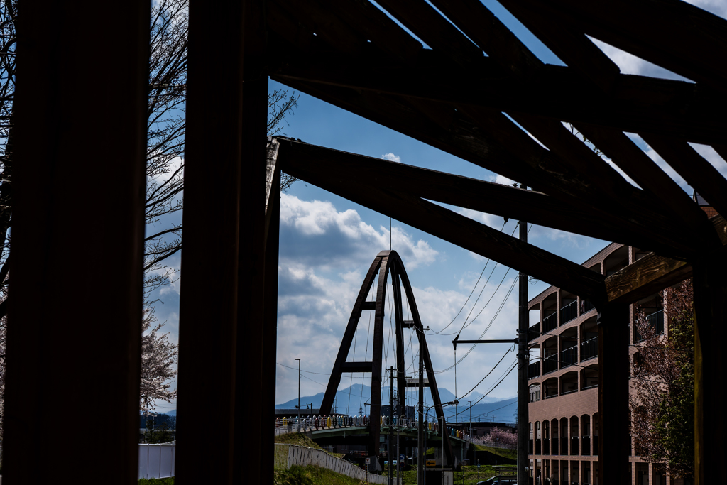 サイクリングロードにかかる橋