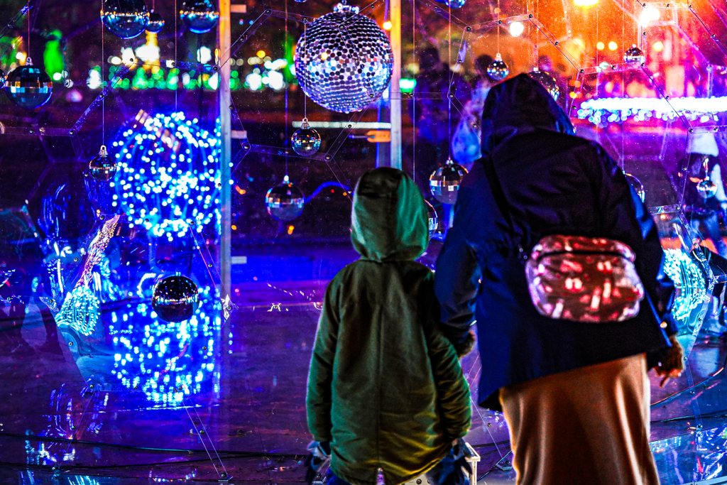 ミラーボールと親子221123