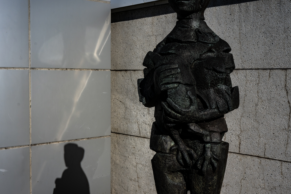 鳥の碑（本郷新）