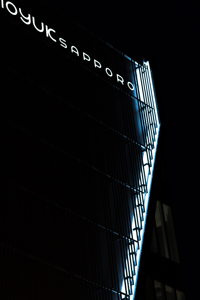 街のシルエットたち１