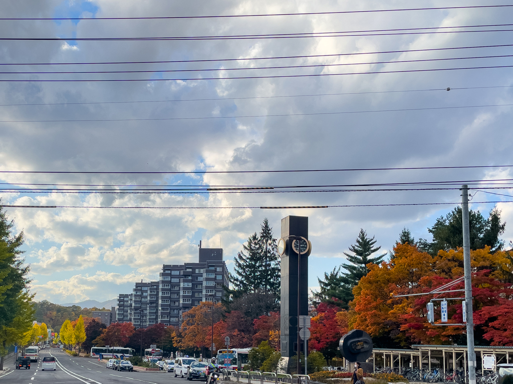 真駒内駅、芸術の森へ