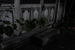 かすれて表札が読めない