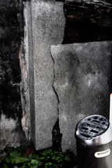 となりの建物は使われていないようだ